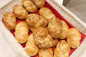 QueenSir International Hotel