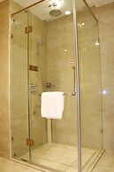 QueenSir International Hotel