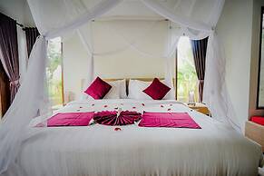 Three Gold Luxury Private Villa