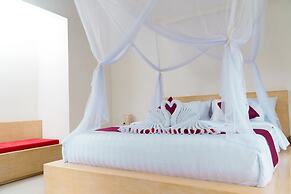 Three Gold Luxury Private Villa