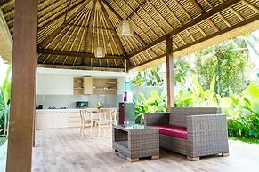 Three Gold Luxury Private Villa