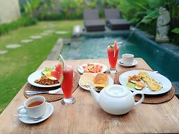 Three Gold Luxury Private Villa