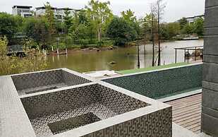 Moon River Villa No 12