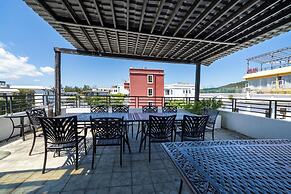 Maan Coco Travelling Boutique Inn