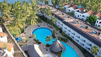 Travellers Beach Hotel & Club