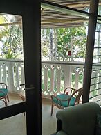 Travellers Beach Hotel & Club