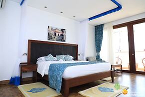 Travellers Beach Hotel & Club