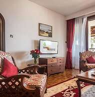 Travellers Beach Hotel & Club