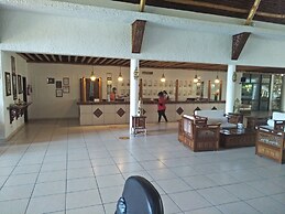 Travellers Beach Hotel & Club