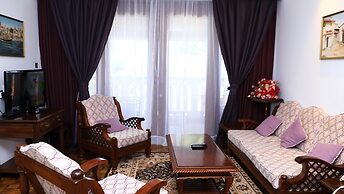 Travellers Beach Hotel & Club