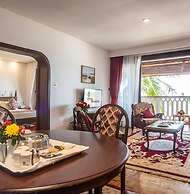 Travellers Beach Hotel & Club