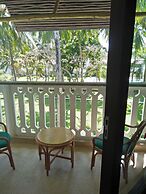 Travellers Beach Hotel & Club