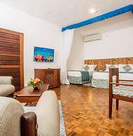 Travellers Beach Hotel & Club