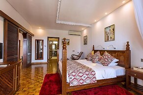 Travellers Beach Hotel & Club