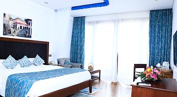 Travellers Beach Hotel & Club