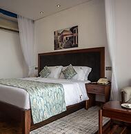 Travellers Beach Hotel & Club