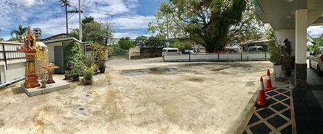 Tree House Apartment Songkhla