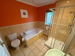 The Airds Hotel & Restaurant