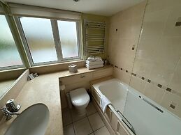 The Airds Hotel & Restaurant