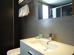 Apartamentos Turisticos Mauror