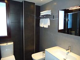 Apartamentos Turisticos Mauror