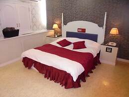 HOTEL MOULIN ROUGE - Adults Only