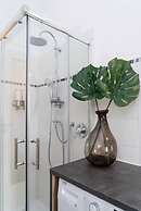 Large Apartment near City Center