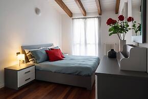 Large apartment in Milan center