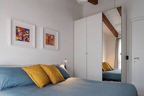 Large apartment in Milan center