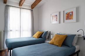 Large apartment in Milan center