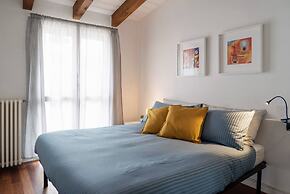 Large apartment in Milan center