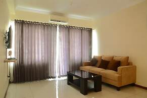 Luxury Design Grand Palace Kemayoran Apartment With Private Bathtub