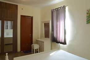 Luxury Design Grand Palace Kemayoran Apartment With Private Bathtub