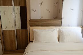 Puri Park View Apartment with Balcony