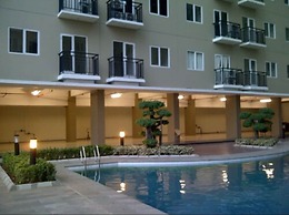 Puri Park View Apartment with Balcony