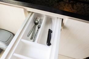 Studio Room Bassura City Apartment In Shopping Mall