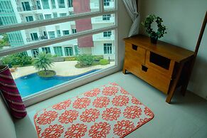 Woodland Park Residence Kalibata View Swimming Pool