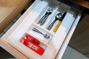 Cozy Green Pramuka Apartment