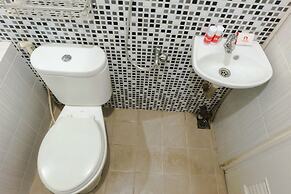 Cozy Green Pramuka Apartment