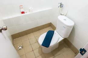 Modern Room Bassura Apartment With Direct Access To Shopping Center