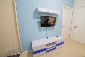 Cozy Apartment at Parahyangan Residence with Direct Access to Swimming