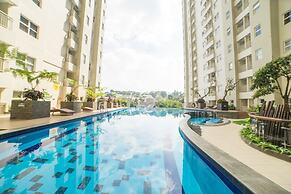 Cozy Apartment at Parahyangan Residence with Direct Access to Swimming
