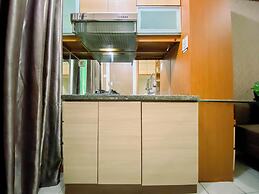 Pool View Apartment Green Pramuka