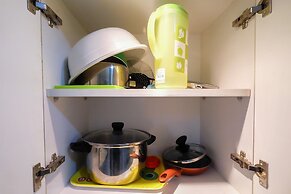 Green Bay Pluit Apartment With Direct Access To Shopping Center