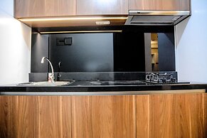 Exclusive L'Avenue Apartment