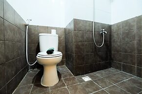 Easy Access to Mall Green Pramuka Apartment