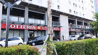 Easy Access to Mall Green Pramuka Apartment