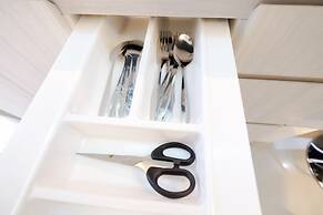 New & Clean Bassura City Apartment