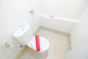 New & Clean Bassura City Apartment