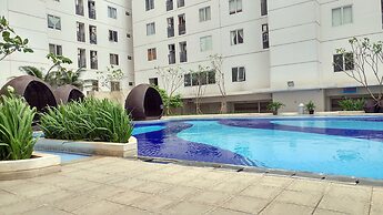 Simply & Clean Bassura City Apartment